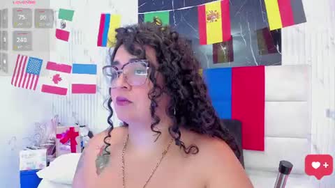 reginavegaa online show from June 30, 11:42 am