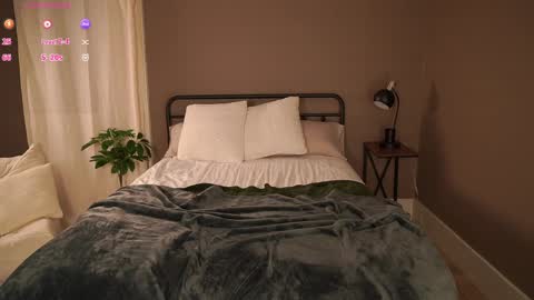 Reign online show from March 25, 12:06 am