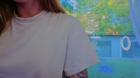 reina cummings online show from September 24, 5:58 am