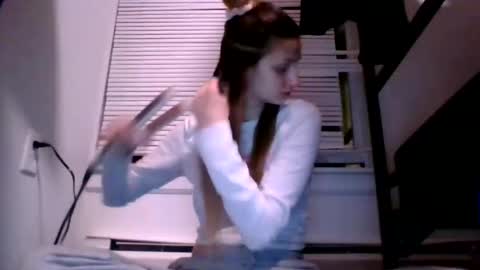 reinabennett online show from April 14, 5:11 am