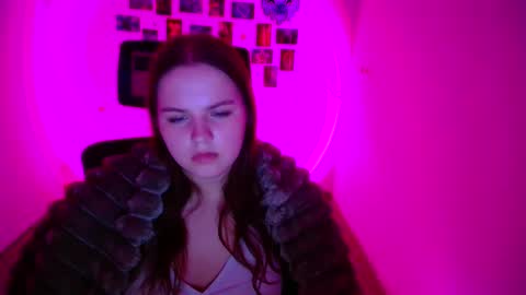 Reina online show from February 15, 7:51 am