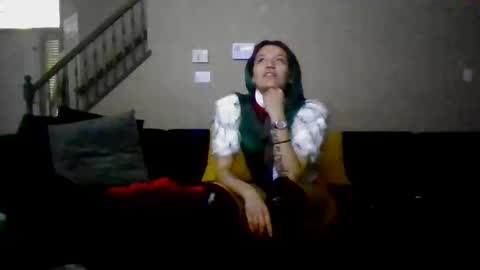 Reinee online show from December 4, 4:06 pm