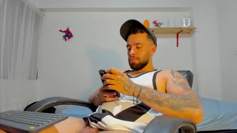 Rmy Steen online show from February 17, 12:09 am