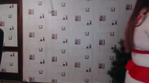 renataoia online show from December 20, 3:52 pm