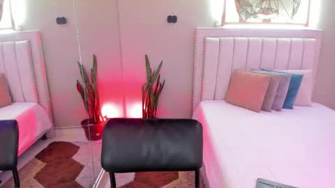      online show from November 22, 12:36 pm