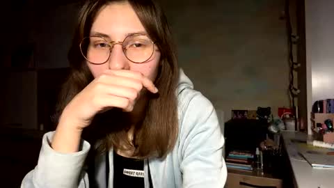 Mia online show from February 11, 4:33 pm