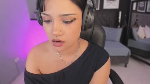 Renee Shelby online show from March 19, 9:20 pm