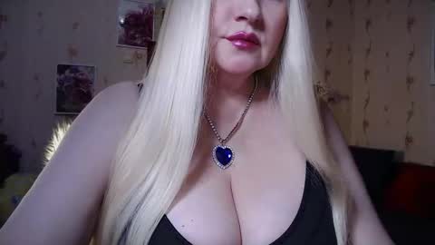 Snapshot of reneice chatting on October 5, 1:19 pm ReneIce online show from October 5, 1:19 pm