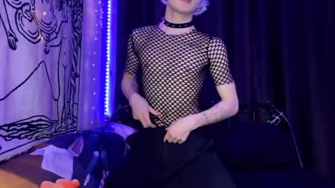 rennuts online show from January 28, 4:08 pm