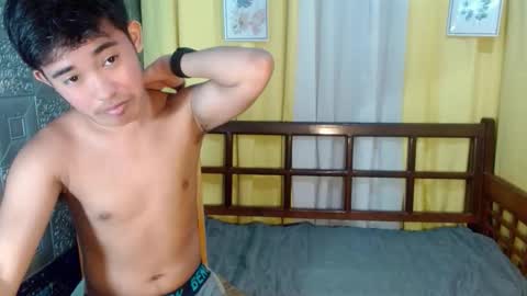 rnezamora online show from October 25, 1:06 am