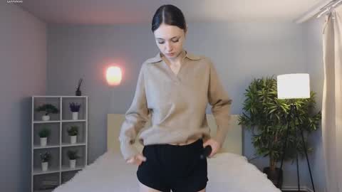 Laura online show from February 9, 4:29 pm