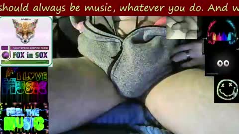 Snapshot of revilo80 chatting on February 14, 2:50 am revilo80 online show from February 14, 2:50 am