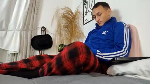 reymasterhot online show from February 17, 12:09 am