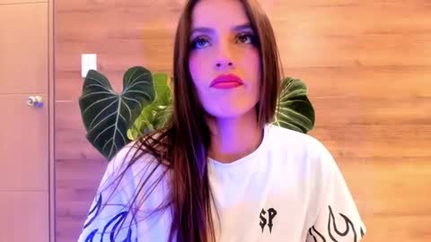 reyasimos online show from July 27, 9:23 pm