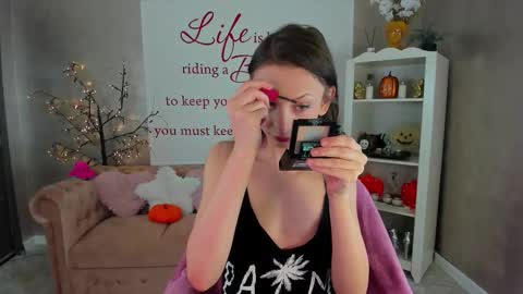   online show from November 19, 3:55 pm