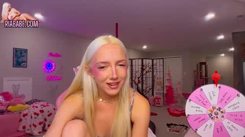 ria  online show from December 3, 4:02 am