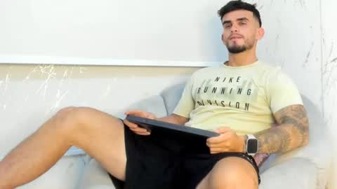 ricardogonzalez666 online show from July 8, 7:06 pm