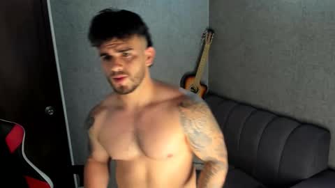 ricardogonzalez666 online show from October 15, 6:31 pm