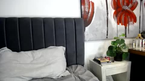 Snapshot of ricciolina___ chatting on December 4, 6:55 pm Tina online show from December 4, 6:55 pm