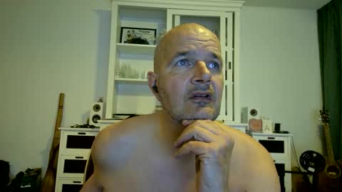 Naked Richard online show from April 20, 8:12 pm