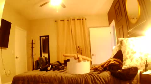 Snapshot of richierich813 chatting on October 2, 2:32 am richierich813 online show from October 2, 2:32 am
