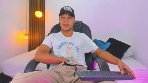 Ricky  online show from February 13, 9:28 pm