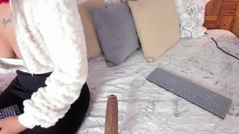 Sara online show from November 26, 10:34 am