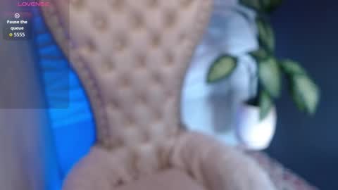 rihanna online show from January 9, 6:02 pm