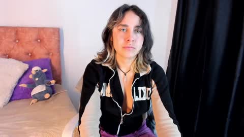 Riley online show from January 25, 9:04 pm