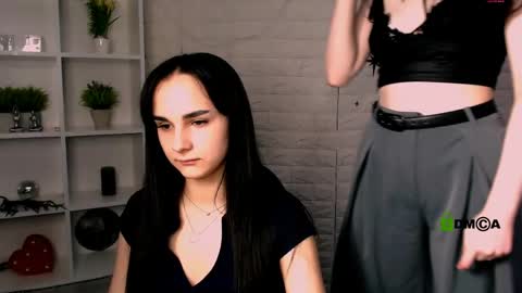 Meow online show from April 24, 7:49 pm