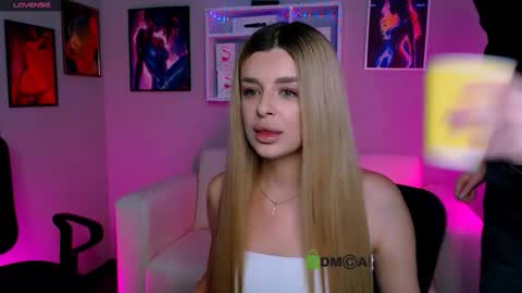 Meow online show from October 17, 7:18 pm