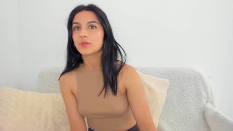 riley_tin online show from December 2, 3:53 pm