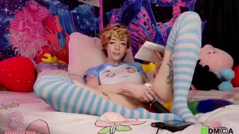 rileycyriis online show from November 25, 12:09 am