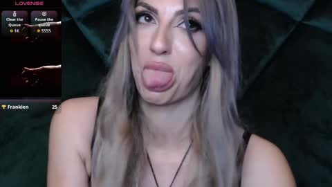 rileylannax online show from May 13, 6:34 am