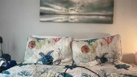 Riley online show from November 5, 3:58 pm