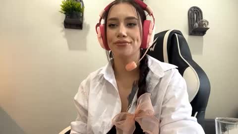 Emily online show from September 19, 8:51 am