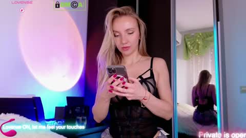 Rina Asty online show from November 3, 5:25 pm