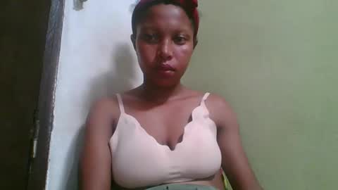 rinah654271 online show from April 26, 1:42 pm