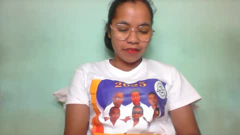 rinah856024 online show from May 23, 3:52 pm