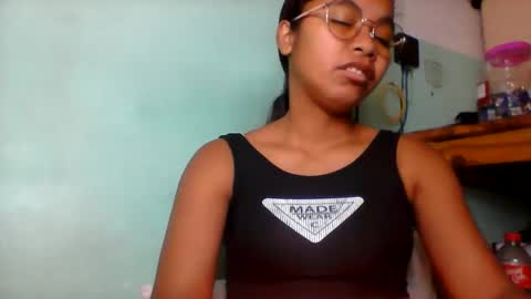 rinah856024 online show from May 29, 5:16 am