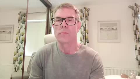 Snapshot of ringomar chatting on October 1, 8:46 am Rob online show from October 1, 8:46 am