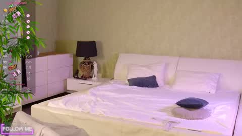 Alice online show from October 13, 3:58 pm