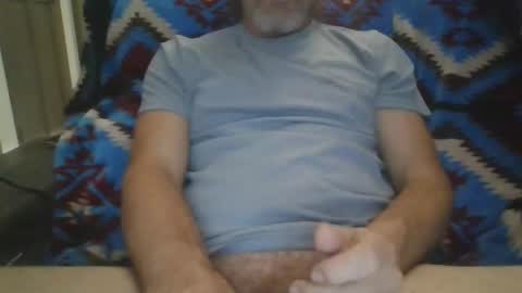 Snapshot of riverbend44 chatting on December 12, 1:43 am riverbend44 online show from December 12, 1:43 am