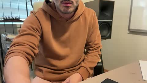 Snapshot of roadbikerider chatting on October 10, 6:30 am 20cm online show from October 10, 6:30 am