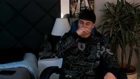 Roan Birkin online show from April 4, 7:43 pm