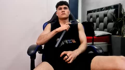 Snapshot of roan_birkin chatting on October 14, 12:57 am Roan Birkin online show from October 14, 12:57 am