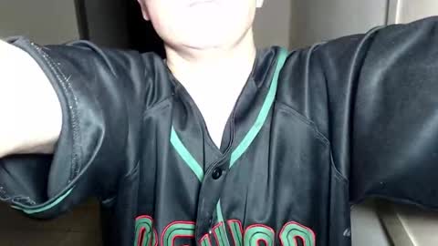 RoastingCorn online show from February 5, 9:35 am