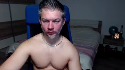 Snapshot of robbyshawz chatting on February 1, 6:10 am robbyshawz online show from February 1, 6:10 am