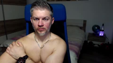Snapshot of robbyshawz chatting on February 27, 10:44 am robbyshawz online show from February 27, 10:44 am