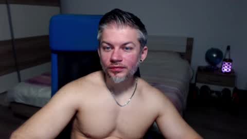 Snapshot of robbyshawz chatting on February 10, 8:31 am robbyshawz online show from February 10, 8:31 am